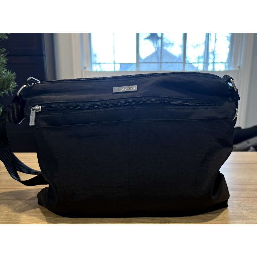Baggallini‎  BLACK Convertible Crossbody Bag ADJUSTABLE STRAP travel NWOT